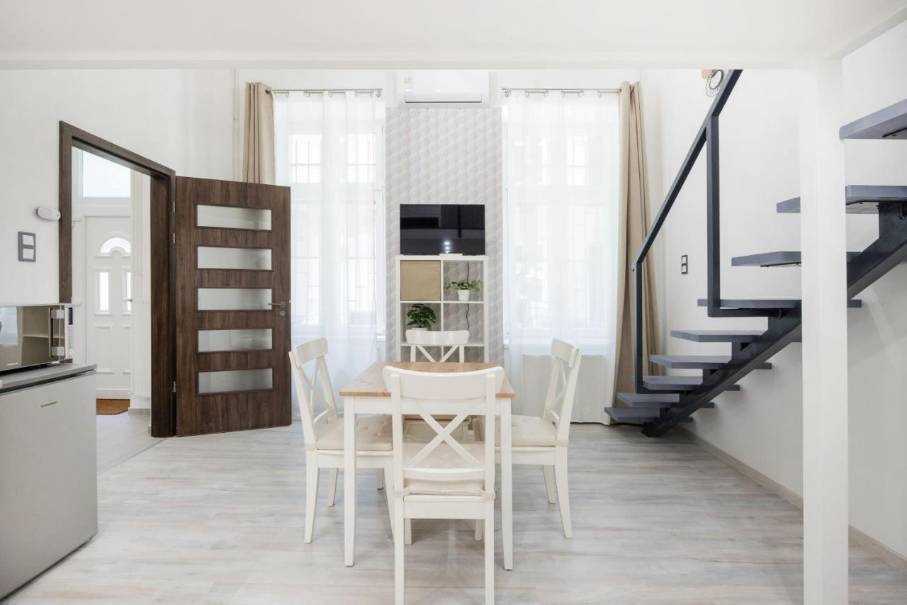 Mirror Apartments บูดาเปสต์ ภายนอก รูปภาพ