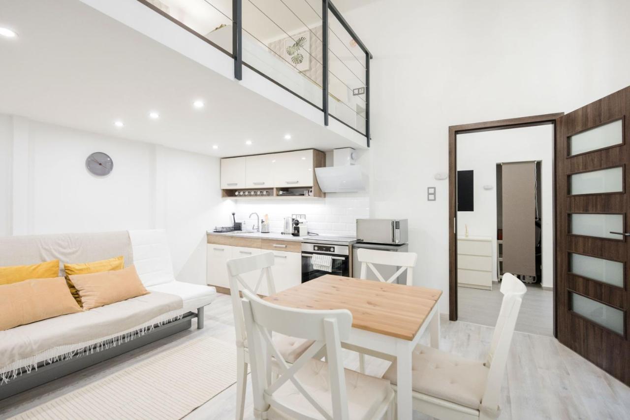 Mirror Apartments บูดาเปสต์ ภายนอก รูปภาพ