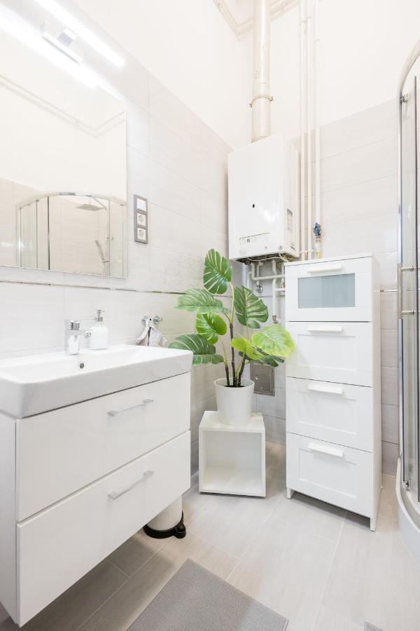 Mirror Apartments บูดาเปสต์ ภายนอก รูปภาพ