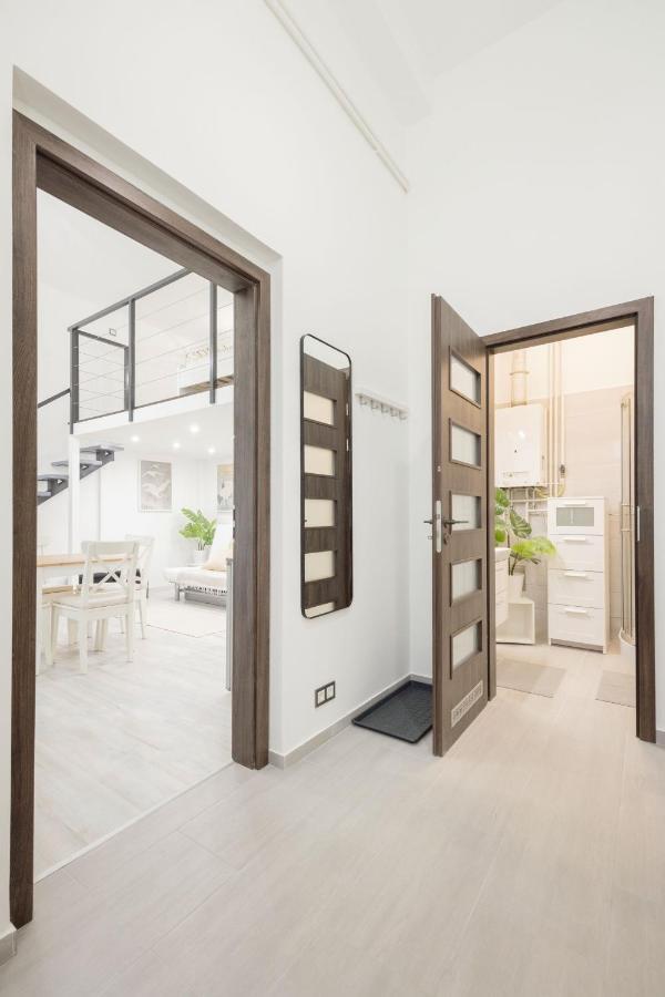 Mirror Apartments บูดาเปสต์ ภายนอก รูปภาพ