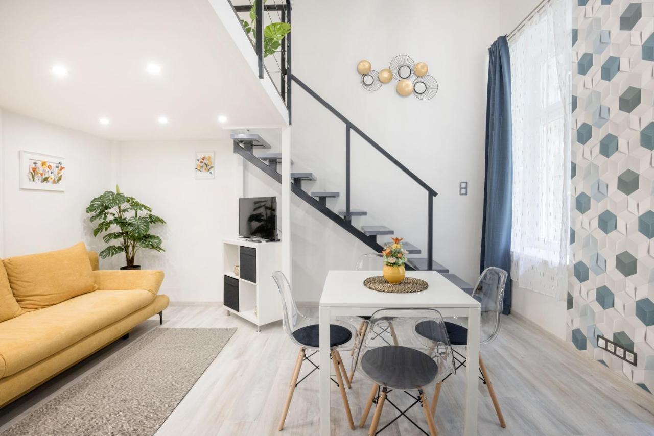Mirror Apartments บูดาเปสต์ ภายนอก รูปภาพ