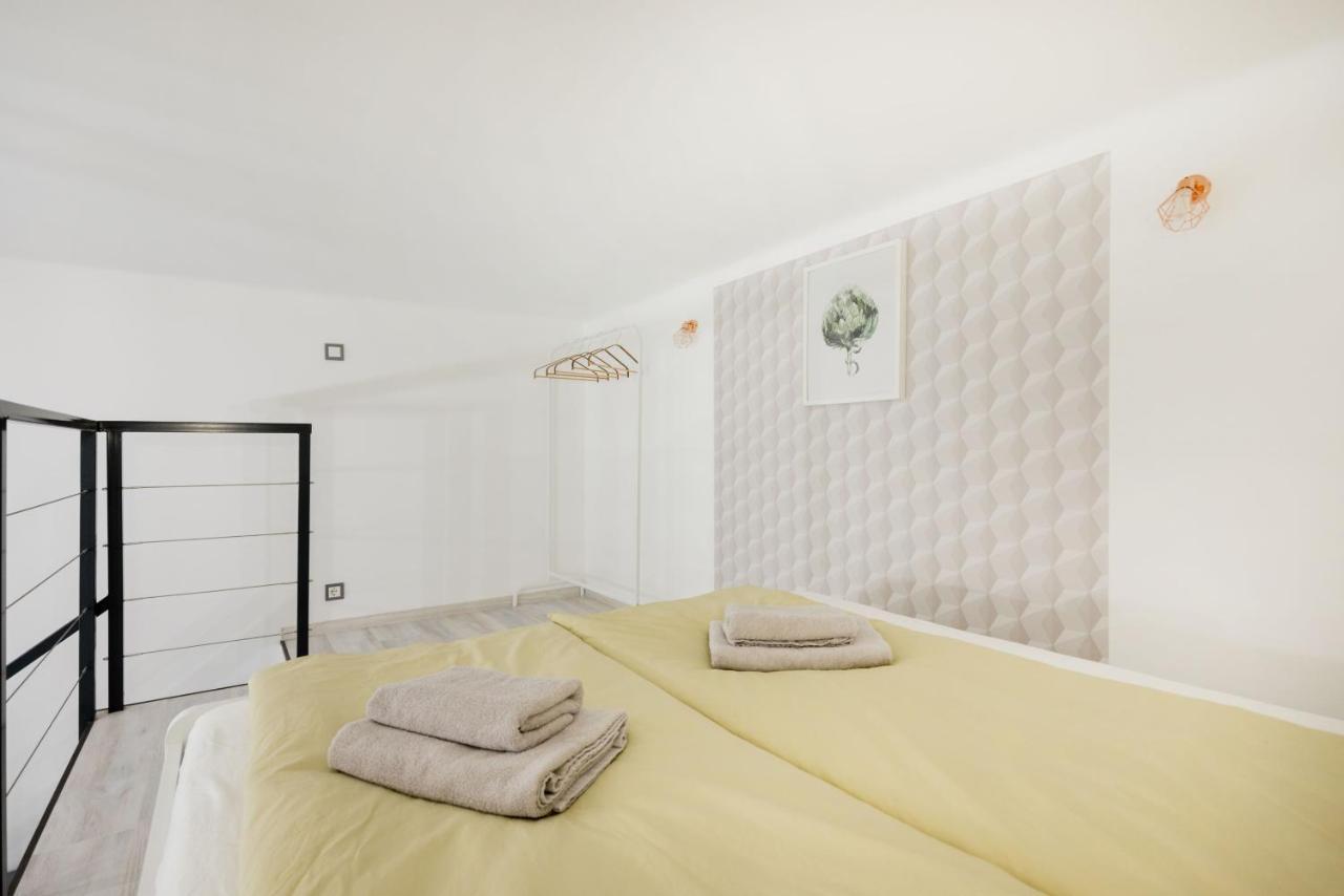 Mirror Apartments บูดาเปสต์ ภายนอก รูปภาพ