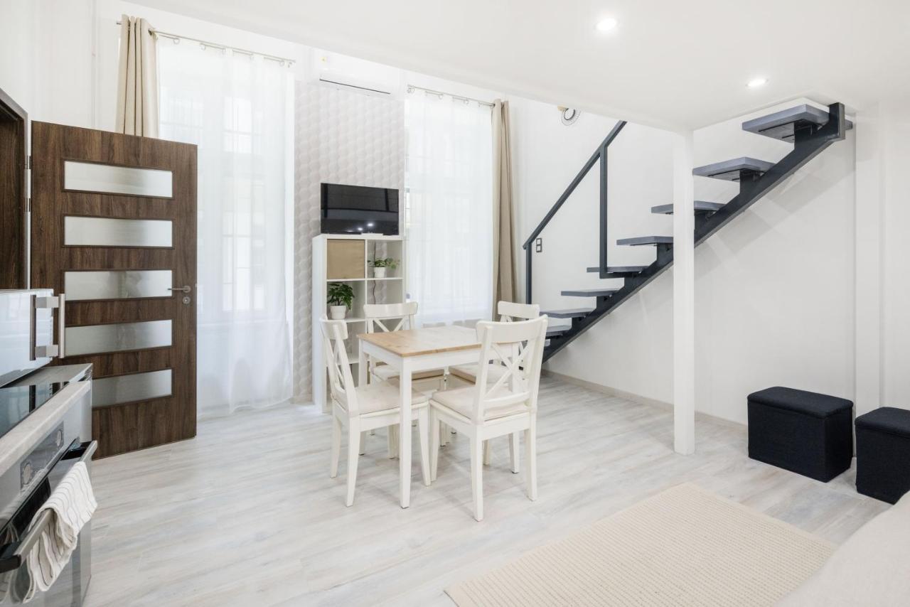 Mirror Apartments บูดาเปสต์ ภายนอก รูปภาพ