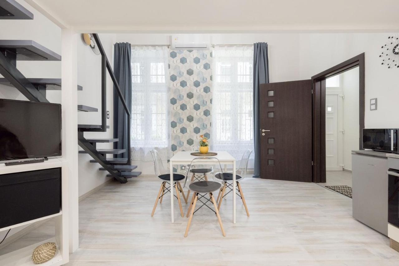 Mirror Apartments บูดาเปสต์ ภายนอก รูปภาพ